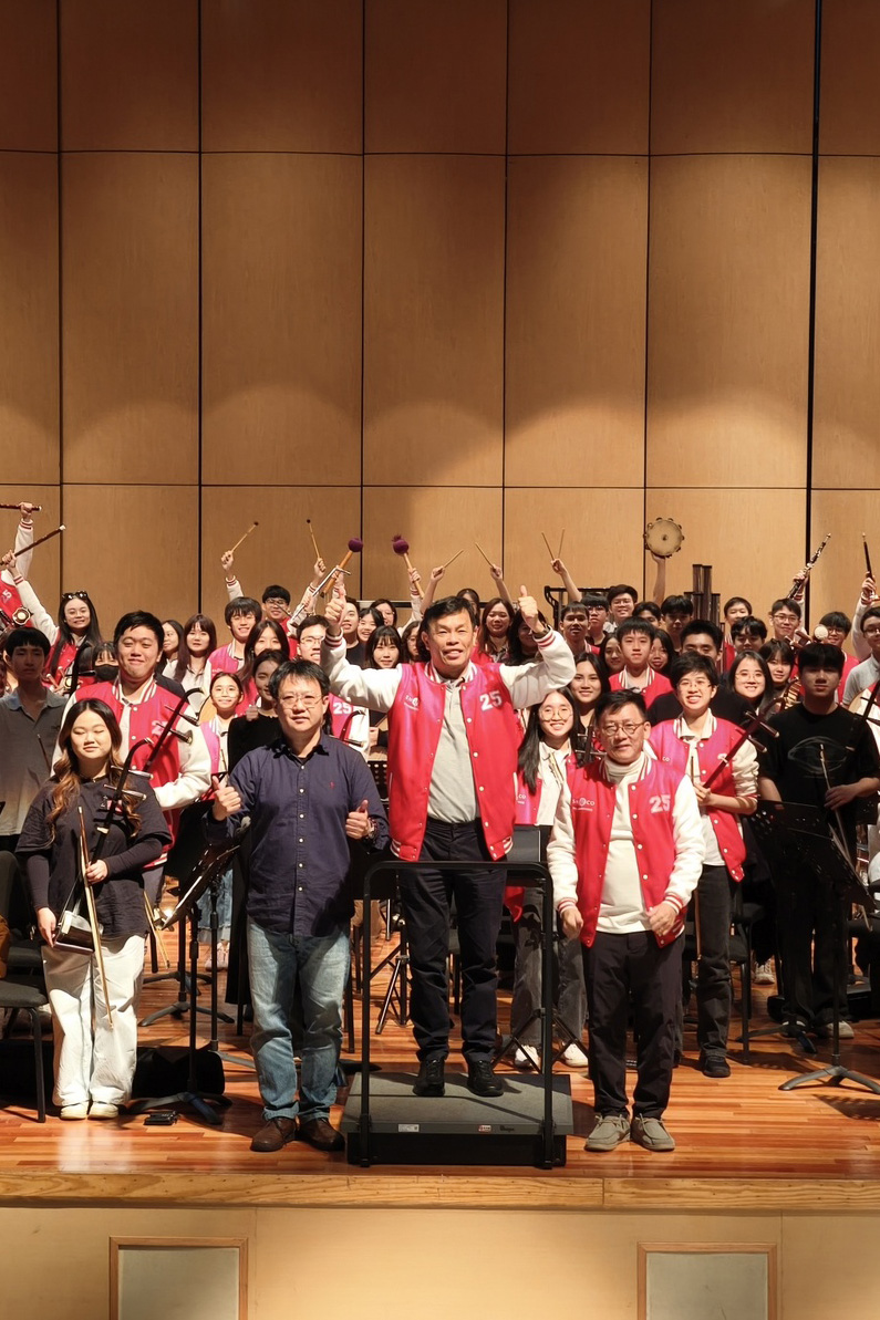 新加坡華樂團郭勇德指揮蒞臨本系攜手新加坡國家青年華樂團SNYCO展開合奏交流活動